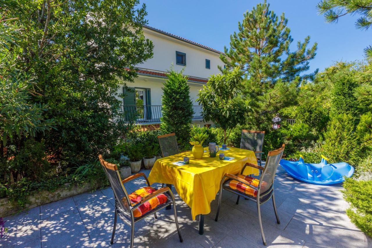 Apartment Loncaric Zuti Crikvenica Exterior foto