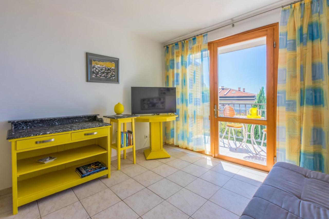 Apartment Loncaric Zuti Crikvenica Exterior foto