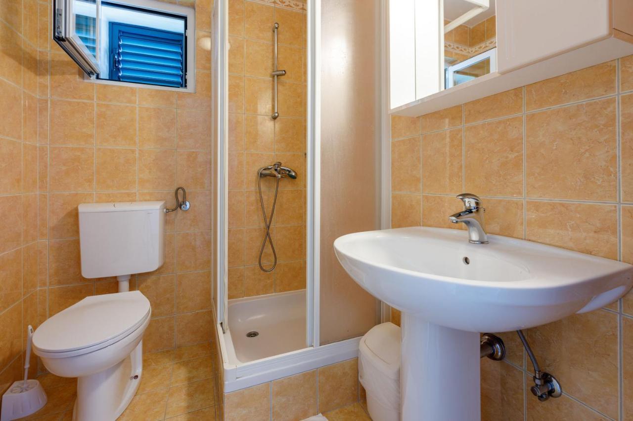 Apartment Loncaric Zuti Crikvenica Exterior foto